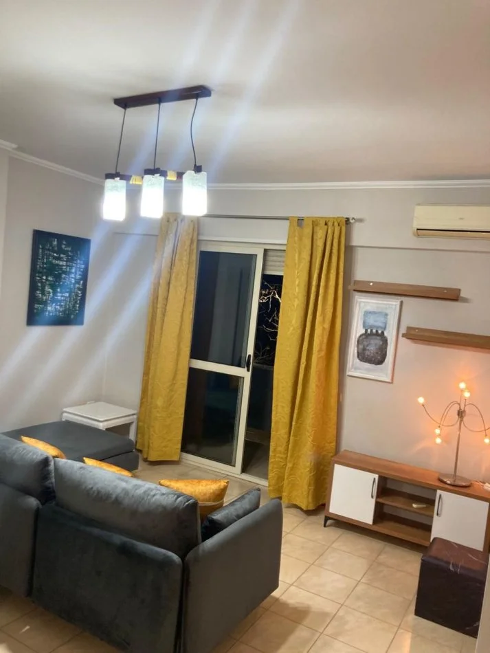 Tirane, jepet me qera apartament Kati 2, 60 m² 550 € 