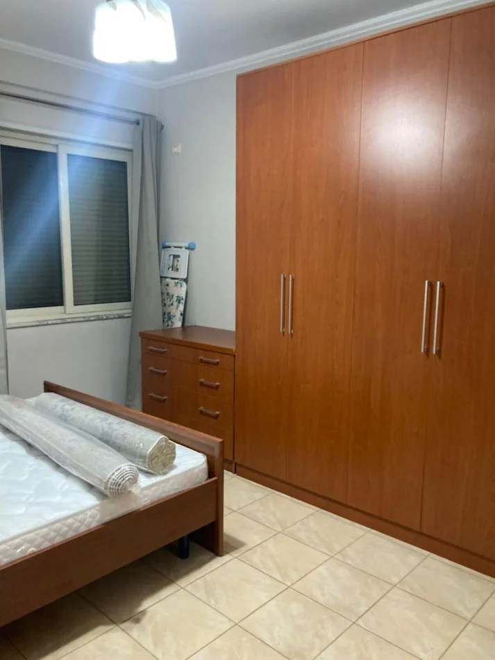 Tirane, jepet me qera apartament Kati 2, 60 m² 550 € 