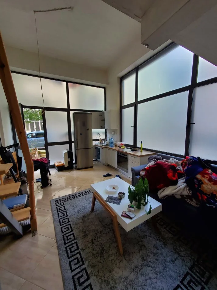 Tirane, shitet dyqan Kati 0, 38 m² 65.000 € (Rruga Joklin Persi)