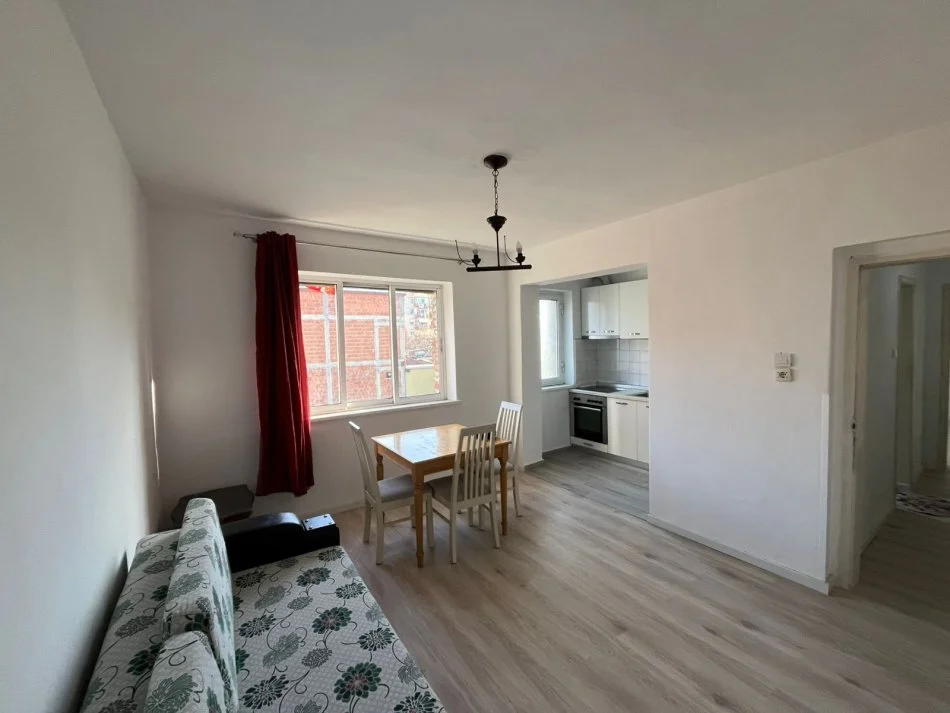 Tirane, Xhamllik jepet me qera apartament 1+1 Kati 3, 50 m² 310 €