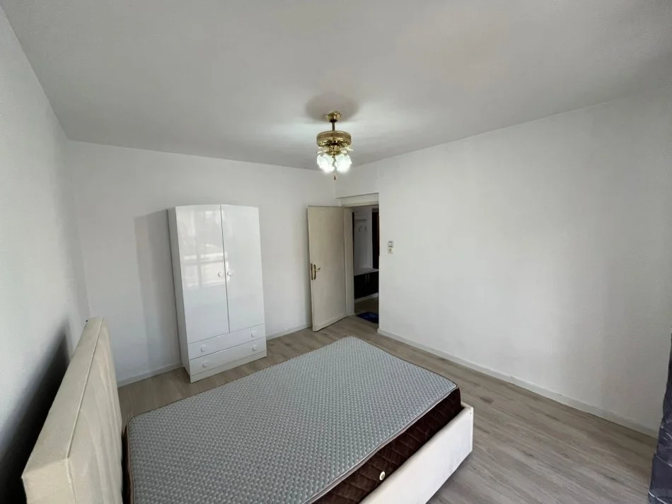 Tirane, Xhamllik jepet me qera apartament 1+1 Kati 3, 50 m² 310 €