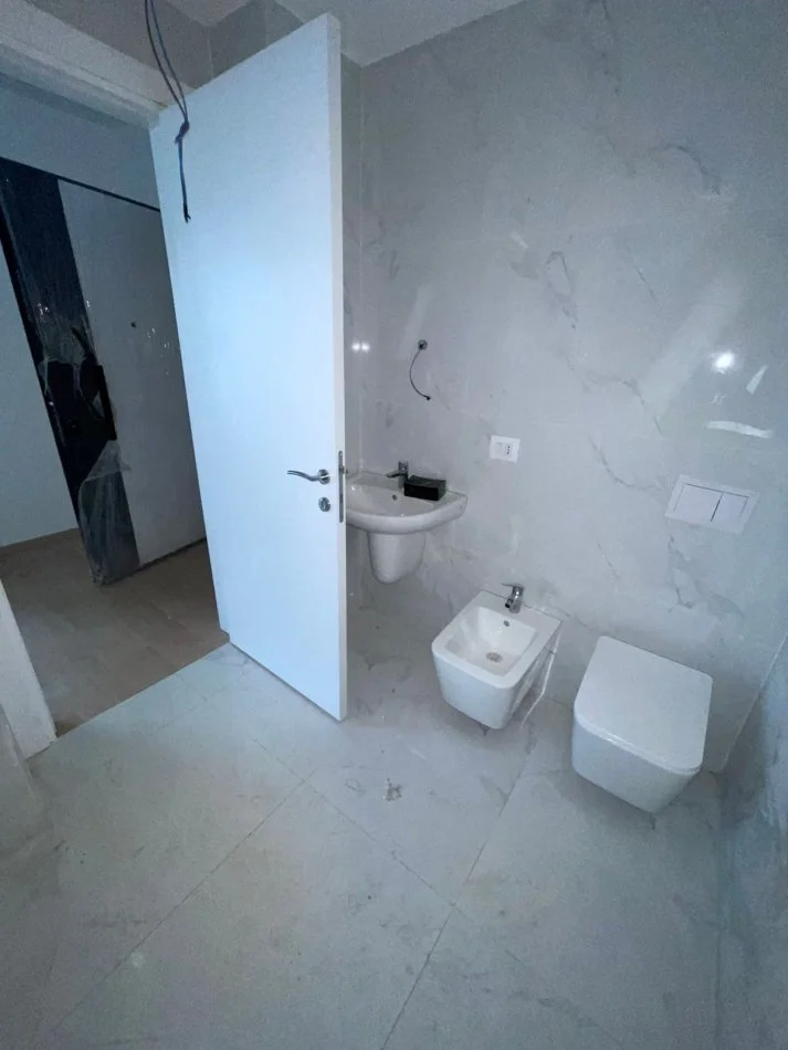 Tirane, shitet apartament 2+1+Ballkon Kati 6, 118 m² 141.000 € (Rruga Dritan Hoxha)