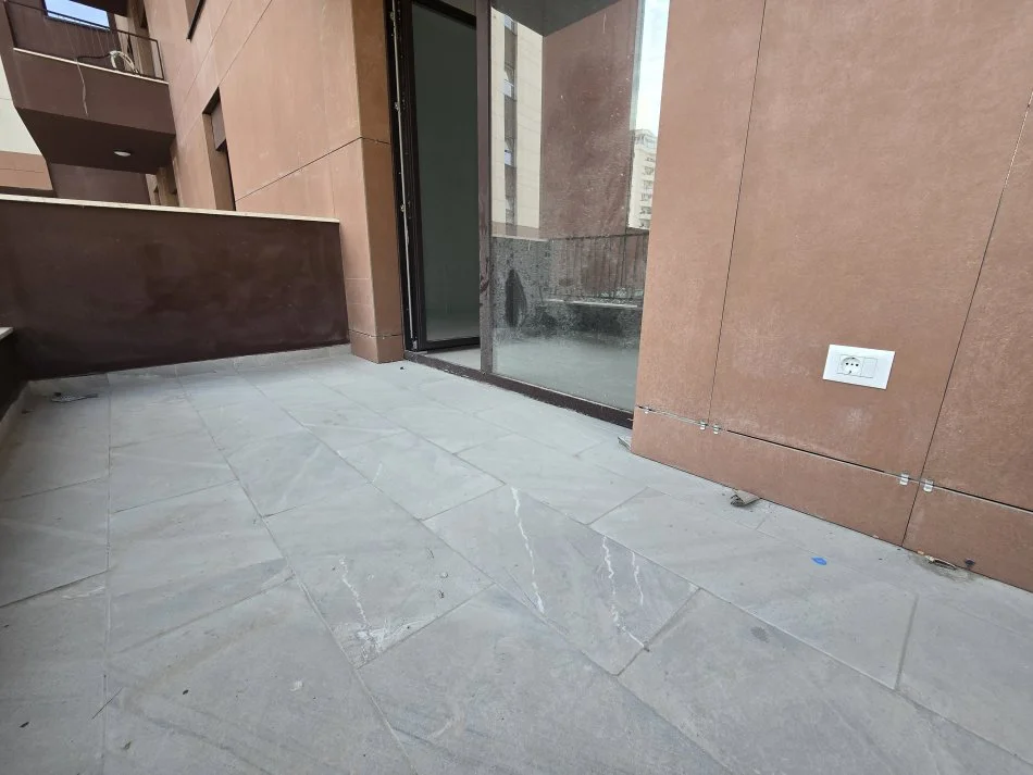 Tirane, jepet me qera apartament 2+1+Ballkon Kati 1, 91 m² 700 € (Kavajes)