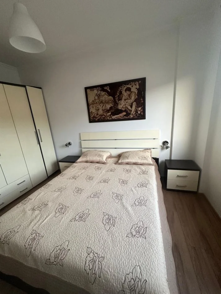 Tirane, jepet me qera apartament Kati 4, 250 m² 550 € 