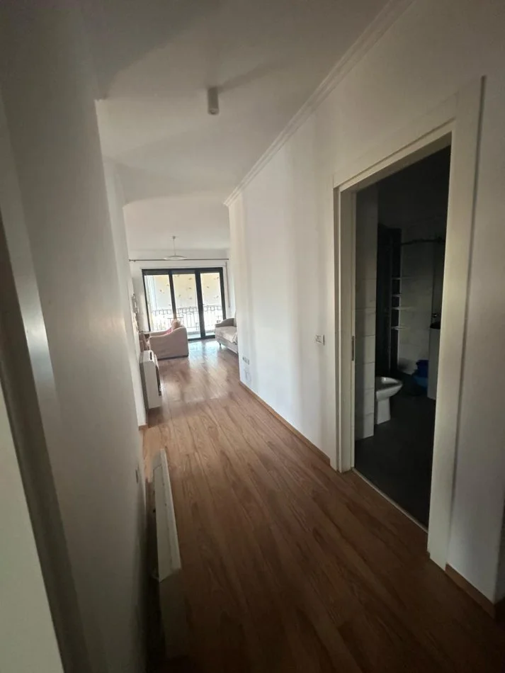 Tirane, jepet me qera apartament Kati 4, 250 m² 550 € 