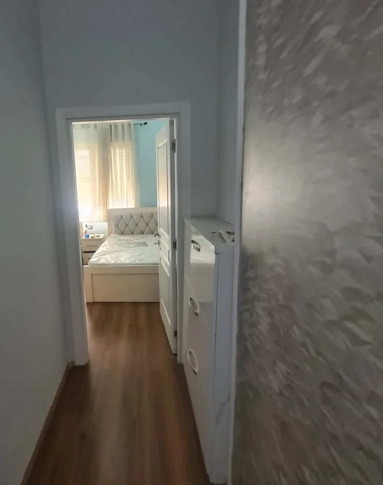 Tirane, jap me qera apartament 2+1+Ballkon Kati 8, 98 m² 600 € (KOMPLEKSI GOLDEN PARK)