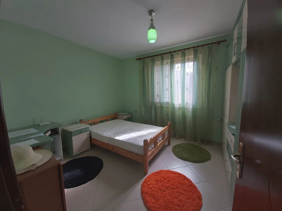 Korce, shitet Vile 3 Katshe Kati 0, 340 m² 250.000 € (Rruga Marko Boçari)