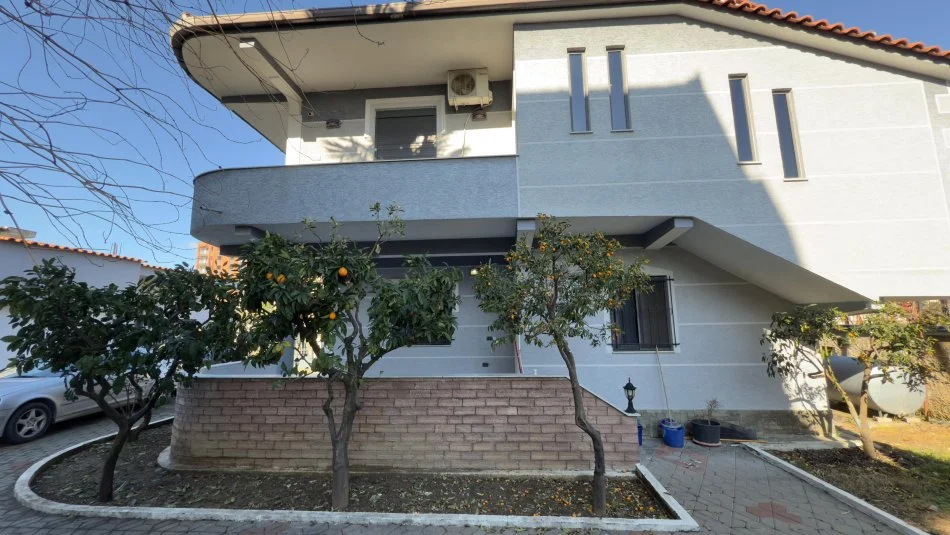 Tirane, shitet 3+1 Kati 2, 227 m² 370.000 € (Kamez)