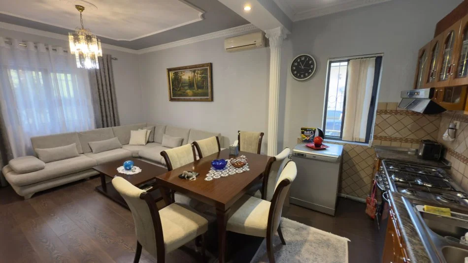 Tirane, shitet 3+1 Kati 2, 227 m² 370.000 € (Kamez)