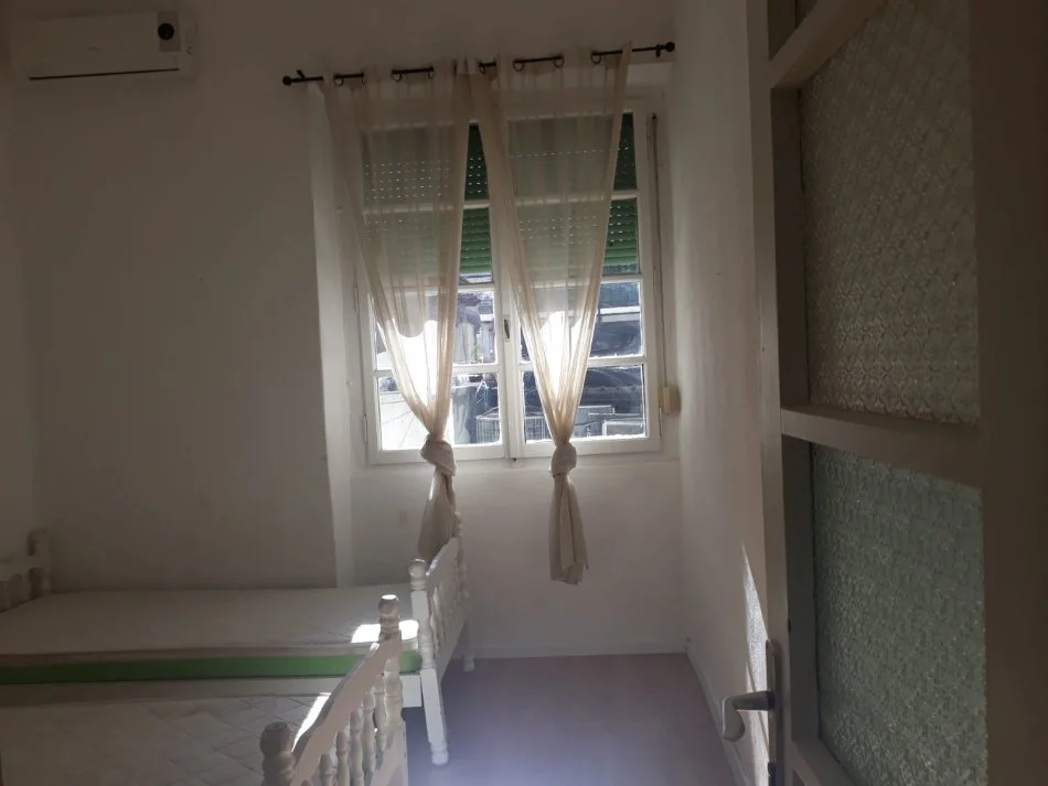 Tirane, jepet me qera apartament Kati 2, 86 m² 600 € (Sheshi Willson)