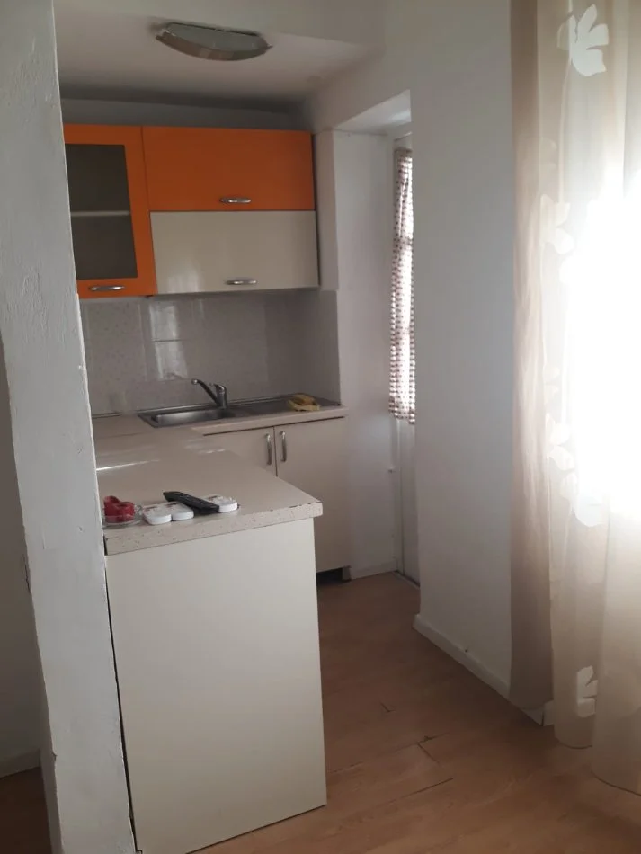 Tirane, jepet me qera apartament Kati 2, 86 m² 600 € (Sheshi Willson)