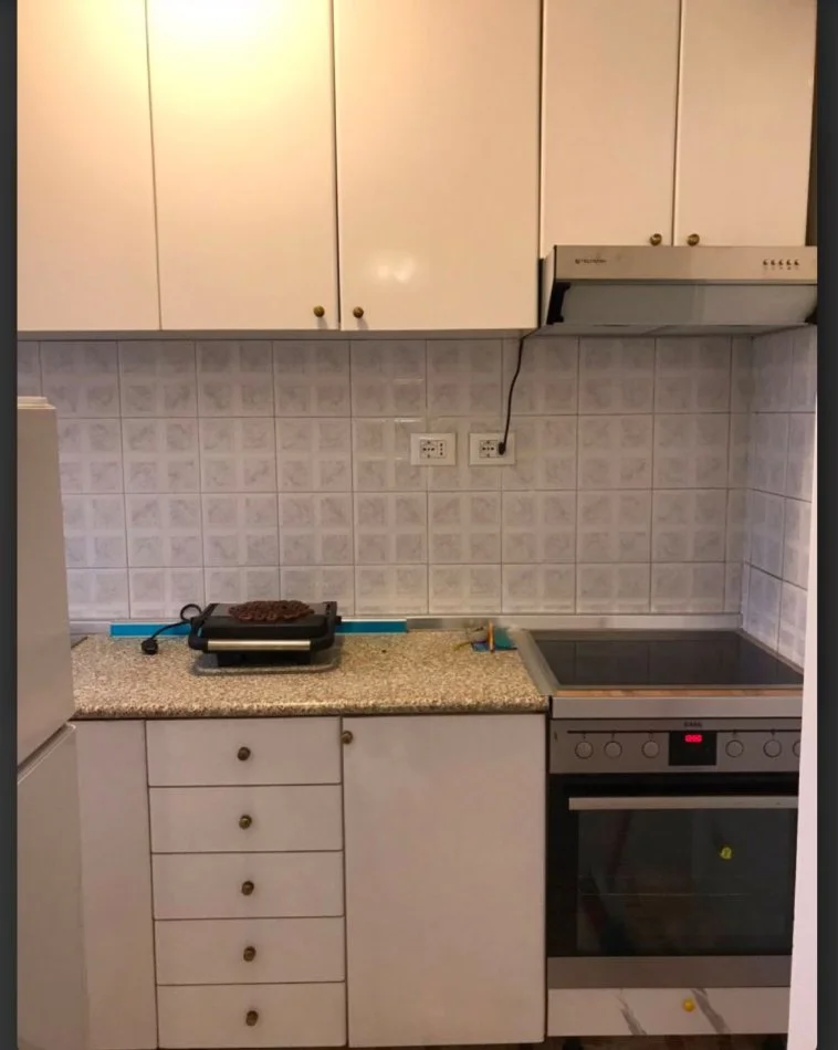 Tirane, jepet me qera apartament 3+1+Ballkon Kati 4, 120 m² 520 € (RRUGA E ELBASANIT)
