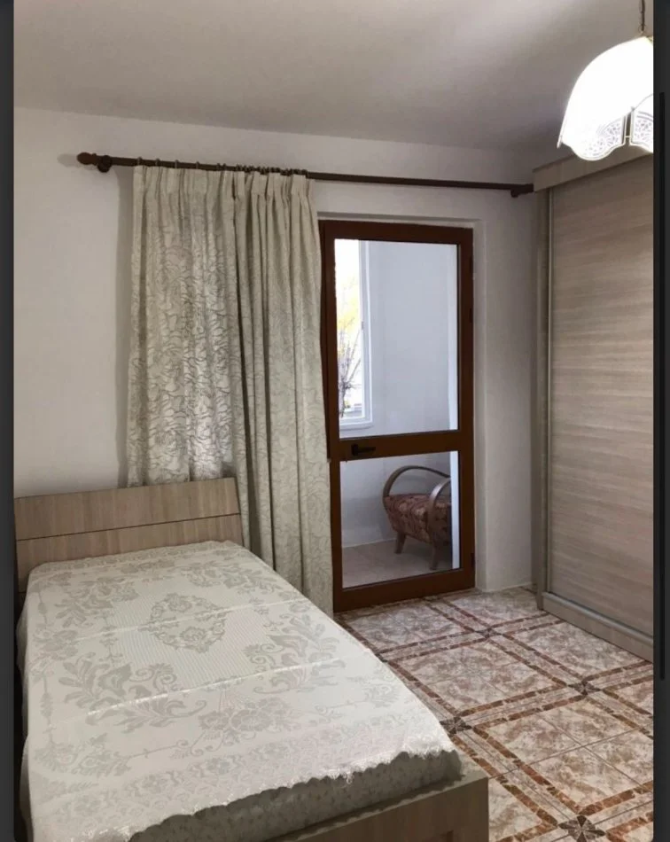 Tirane, jepet me qera apartament 3+1+Ballkon Kati 4, 120 m² 520 € (RRUGA E ELBASANIT)