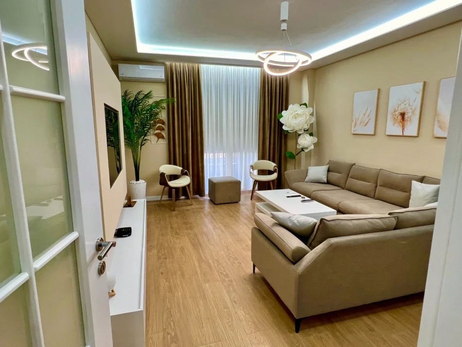 Tirane, jepet me qera apartament 1+1+Ballkon Kati 4, 85 m² 720 € (RRUGA E ELBASANIT)