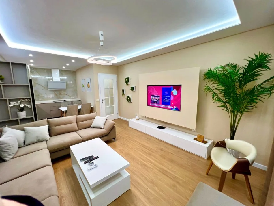 Tirane, jepet me qera apartament 1+1+Ballkon Kati 4, 85 m² 720 € (RRUGA E ELBASANIT)
