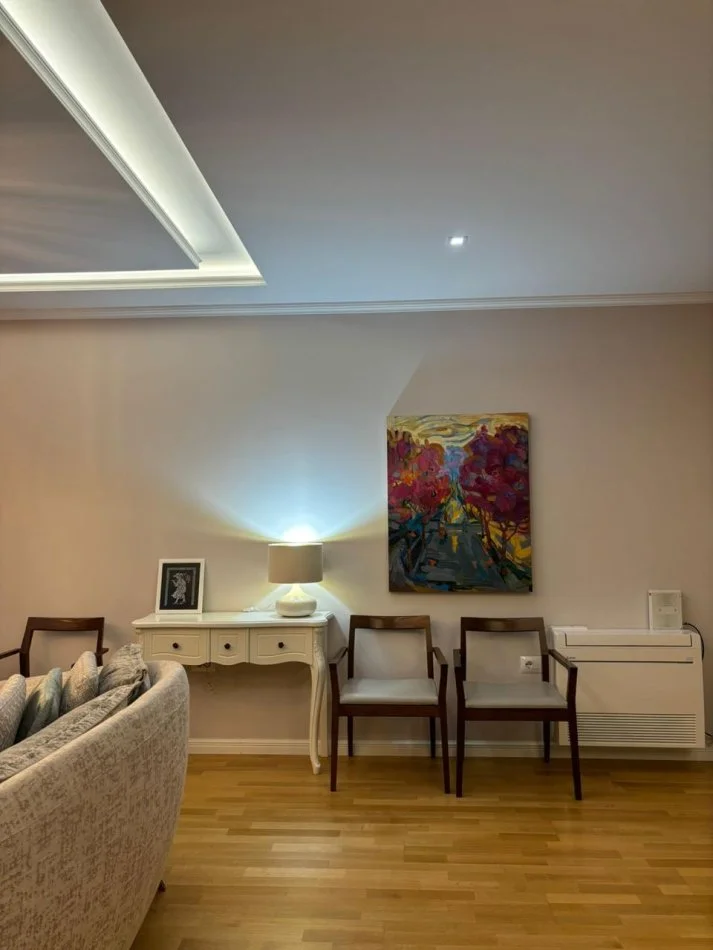 Tirane, shitet apartament 3+1+Ballkon Kati 2, 172 m² 370.000 € (Kopshti Botanik)