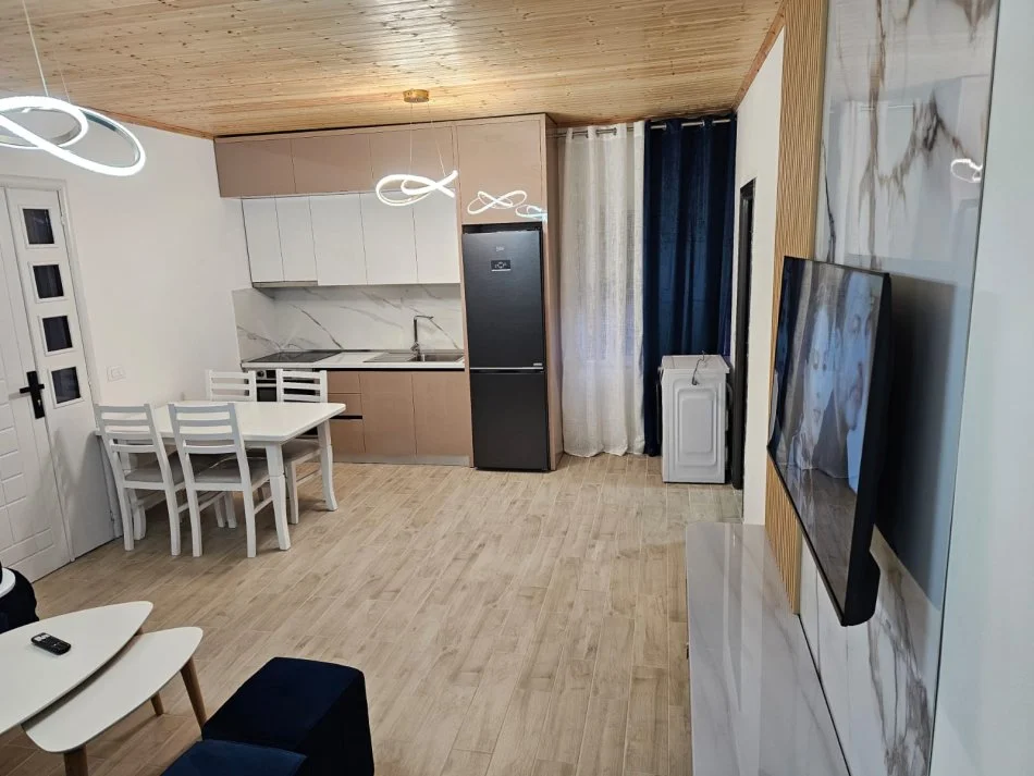 Tirane, jepet me qera apartament 1+1+Aneks+Ballkon Kati 0, 80 m² 500 € (Laprake)