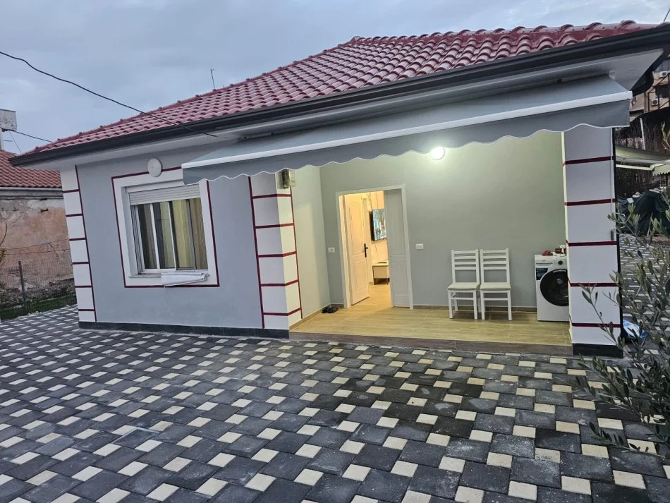 Tirane, jepet me qera apartament 1+1+Aneks+Ballkon Kati 0, 80 m² 500 € (Laprake)