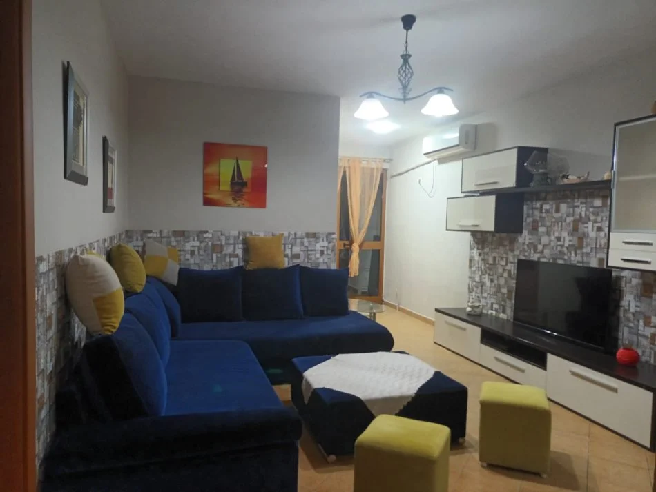 Tirane, jepet me qera apartament 2+1 Kati 9, 90 m² 400 € (Yzberisht)