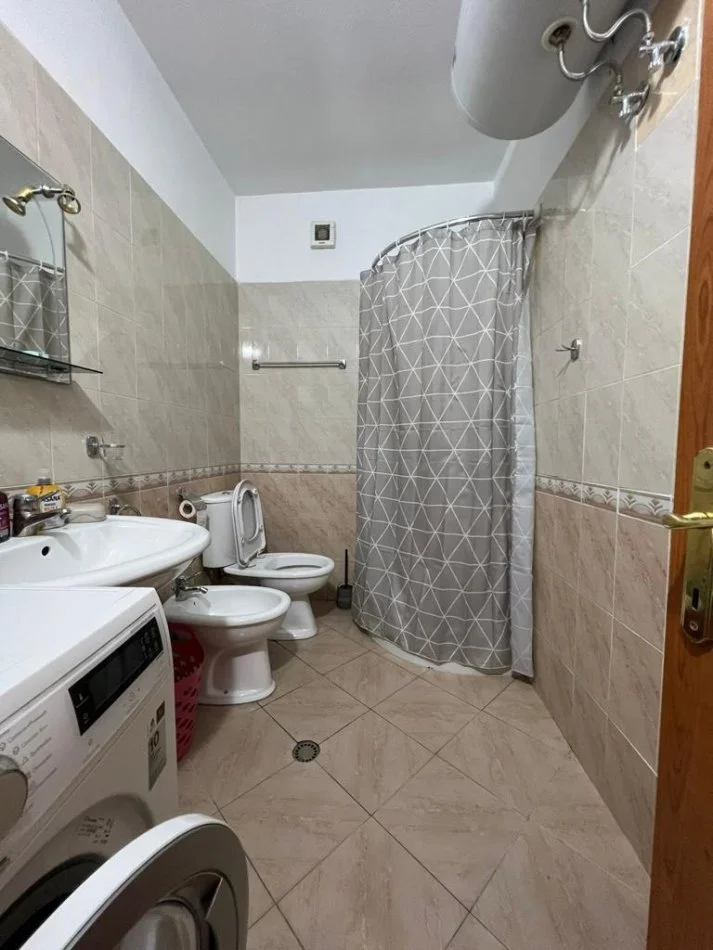Tirane, shitet apartament 1+1+Ballkon Kati 9, 65 m² 150.000 € (Pazari i Ri)