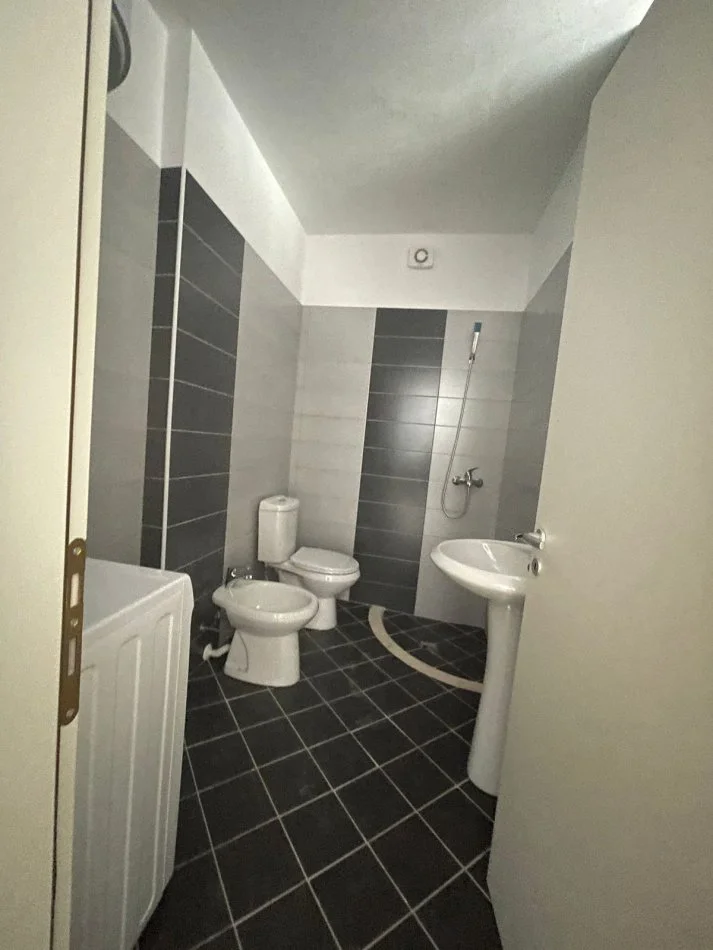 Vlore, shitet apartament 2+1+Ballkon Kati 5, 89 m² 146.850 € (Plazhi Vjeter, Vlore)