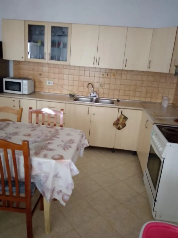 Tirane, jepet me qera apartament 2+1 Kati 5, 90 m² 400 € (5 maji)