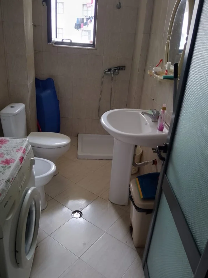 Tirane, jepet me qera apartament 2+1 Kati 5, 90 m² 400 € (5 maji)