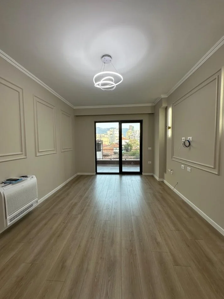 Tirane, jepet me qera apartament 2+1 Kati 2, 93 m² 900 € (Myslym Shyri)