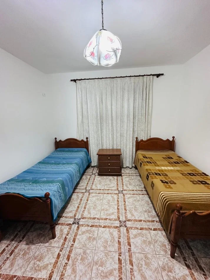 Tirane, jepet me qera apartament 3+1 Kati 4, 100 m² 500 € (Rruga elbasanit)