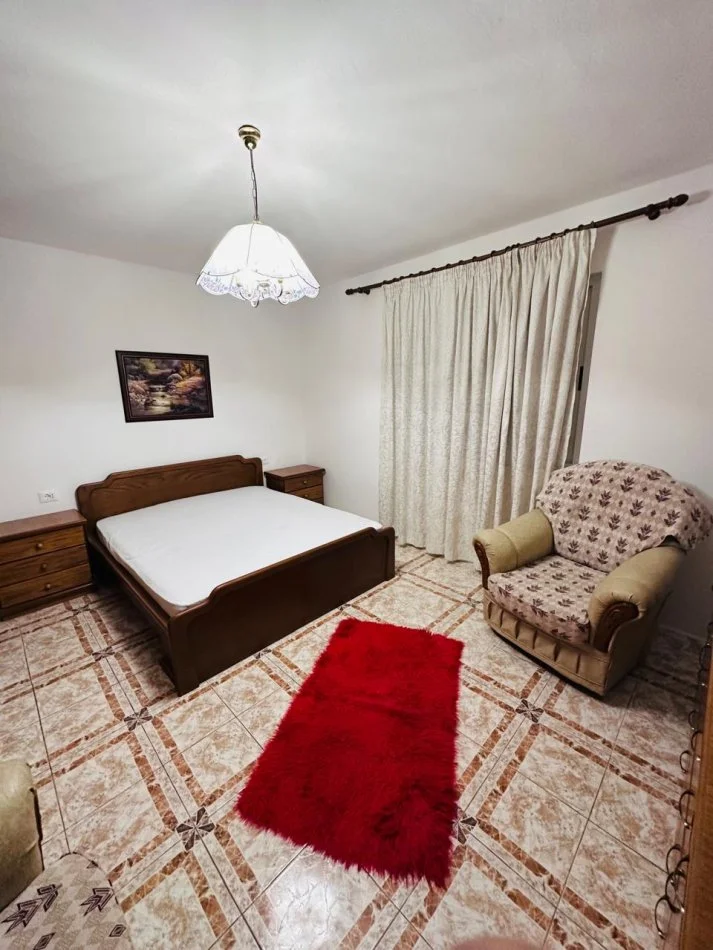 Tirane, jepet me qera apartament 3+1 Kati 4, 100 m² 500 € (Rruga elbasanit)