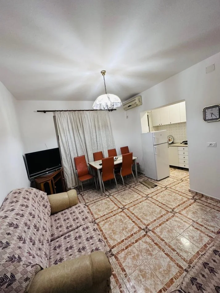 Tirane, jepet me qera apartament 3+1 Kati 4, 100 m² 500 € (Rruga elbasanit)