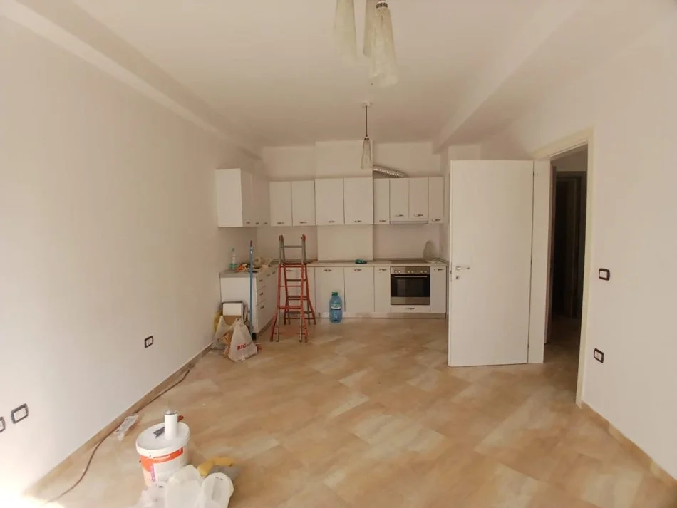 Tirane, jepet me qera apartament 1+1 Kati 2, 65 m² 550 € (21 dhjetori)