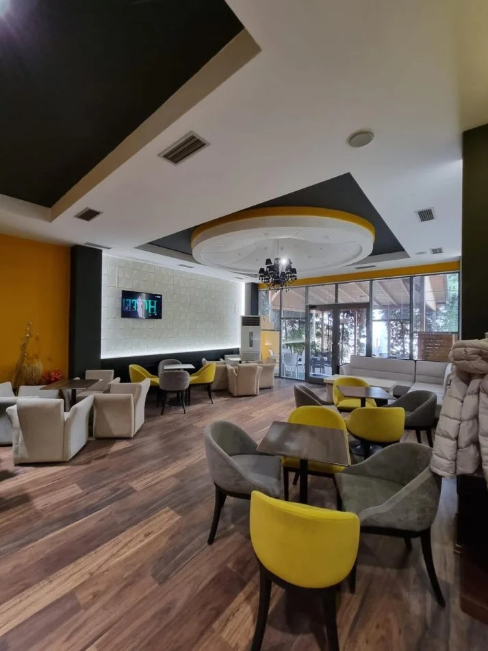 Elbasan, shitet lokal Kati 0, 120 m² 132.000 € (Elbasan)