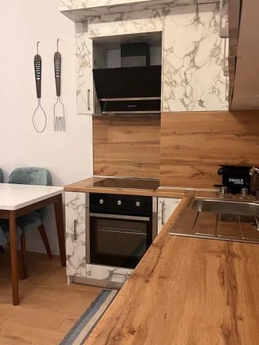 Tirane, jepet me qera apartament 1+1 Kati 2, 75 m² 3.500 € (Sabaudin gabrani)