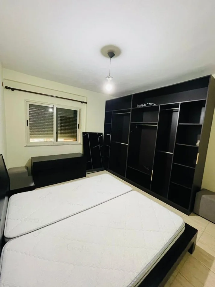 Tirane, jepet me qera apartament 1+1 Kati 3, 59 m² 450 € (Komuna Parisit, Big Market)