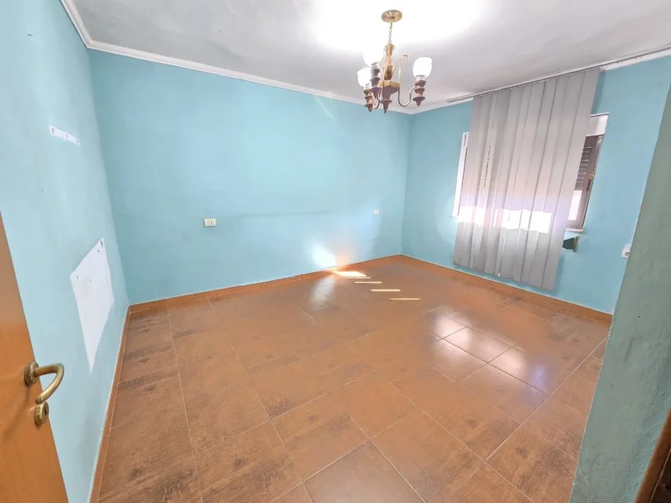 Shqiperi, jepet me qera apartament 2+1 Kati 4, 72 m² 400 € (Rruga Ali Demi)