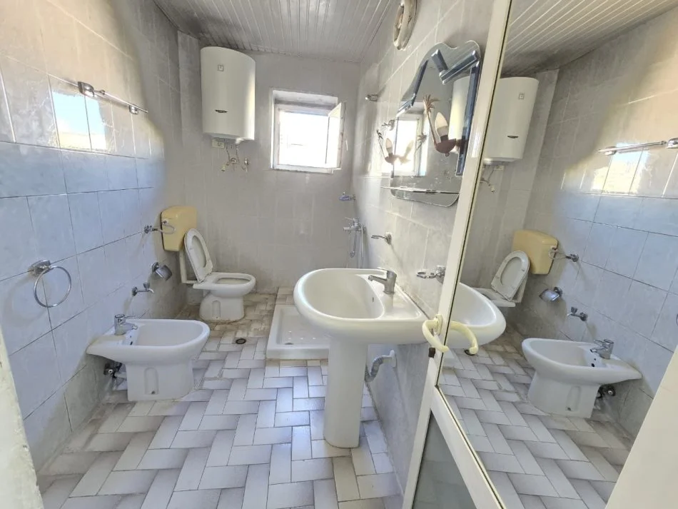 Shqiperi, jepet me qera apartament 2+1 Kati 4, 72 m² 400 € (Rruga Ali Demi)