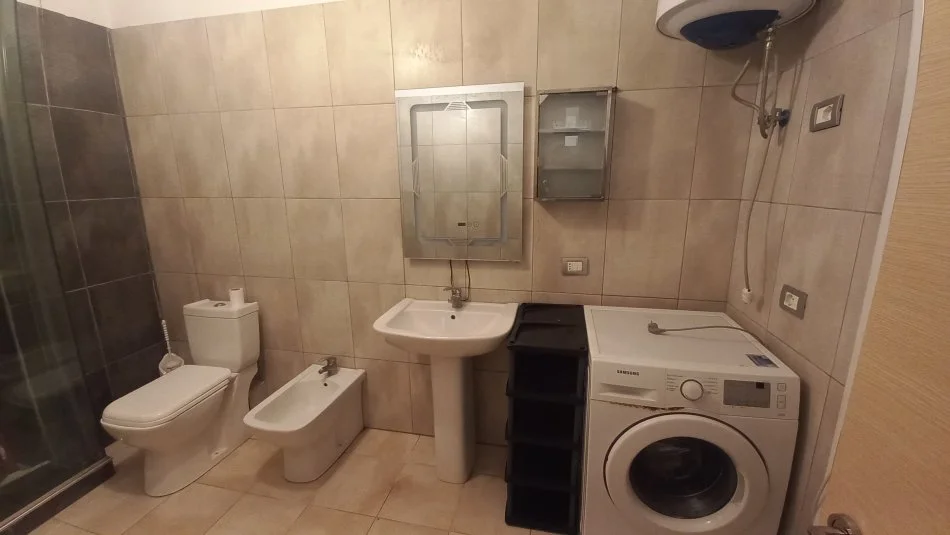 Tirane, shitet apartament 1+1+Ballkon Kati 6, 70 m² 103.000 € (Kthesa Kamzes)