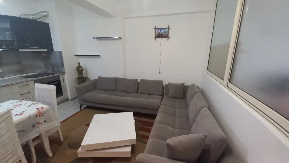 Tirane, shitet apartament 1+1+Ballkon Kati 6, 70 m² 103.000 € (Kthesa Kamzes)