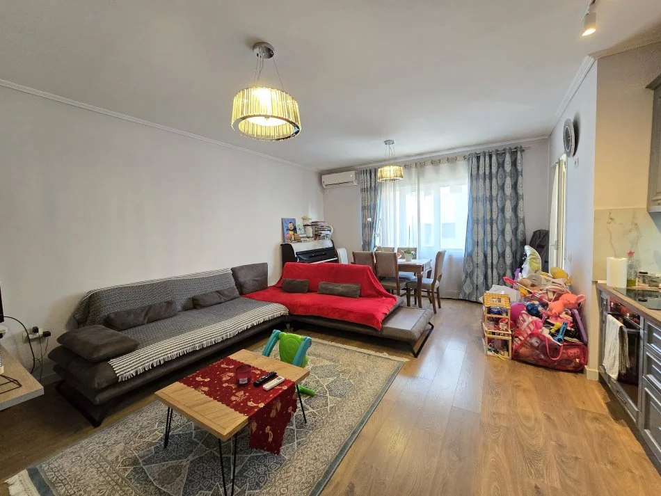 Tirane, jepet me qera apartament , 68 m² 500 € 