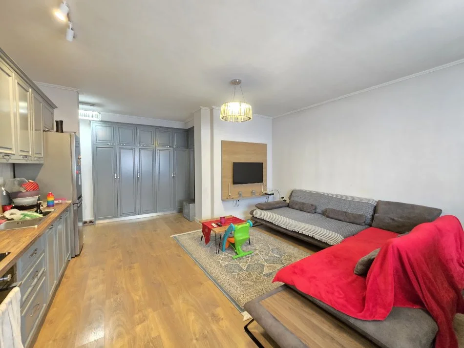 Tirane, jepet me qera apartament , 68 m² 500 € 