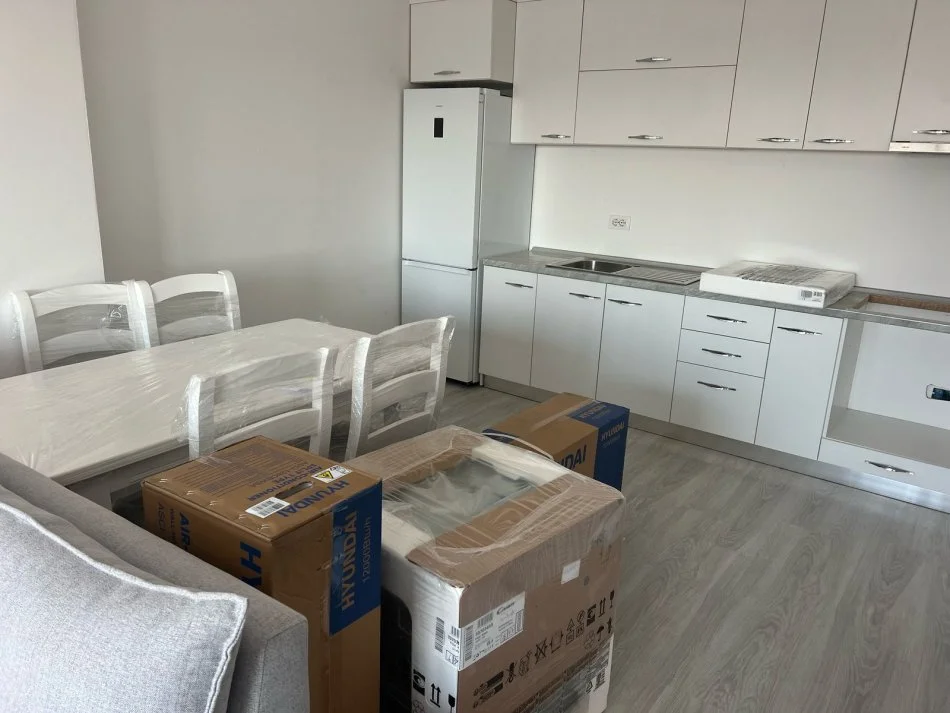 jepet me qera apartament 1+1 Kati 3, 60 m² 450 € (Astir, Ish-Shqiponja)