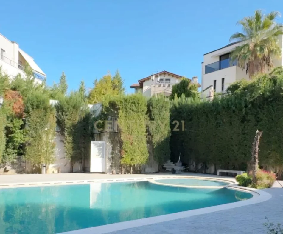 Tirane, shitet Vile 4+1+Aneks+Ballkon Kati 3, 287 m² 950.000 € (Qendra Tregtare TEG)