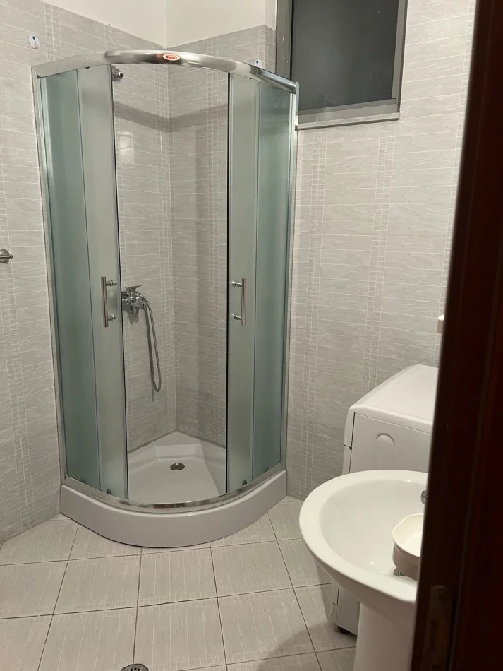 Tirane, jepet me qera apartament 2+1 Kati 8, 61 m² 450 € (Astir, Ish-Alfa Bank)