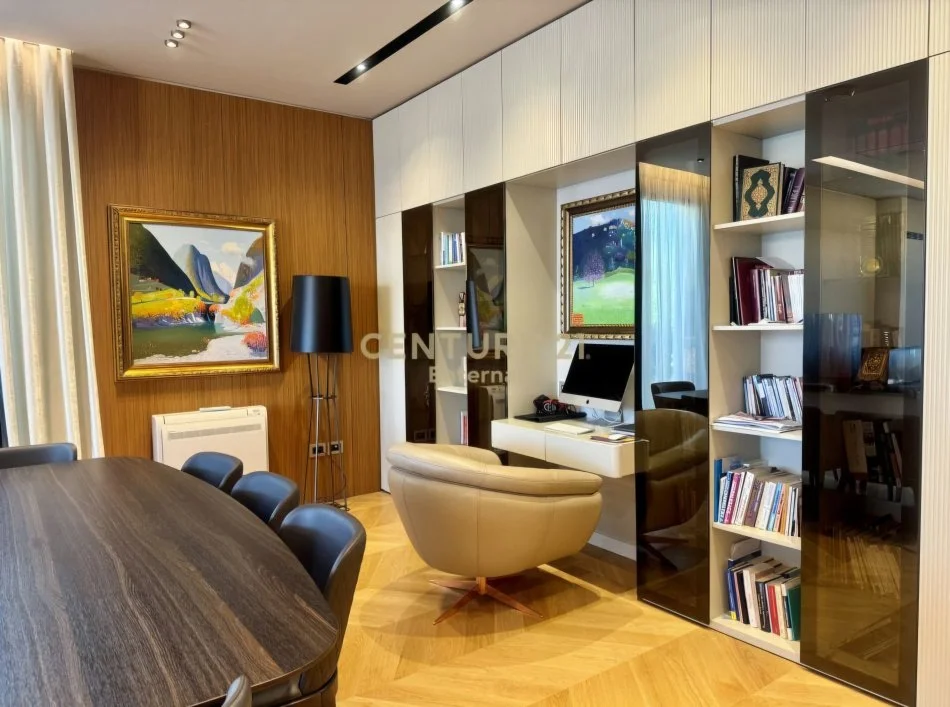 Tirane, shitet Vile 3+1+Aneks+Ballkon Kati 2, 271 m² 1.000.000 € (Qendra Tregtare TEG)