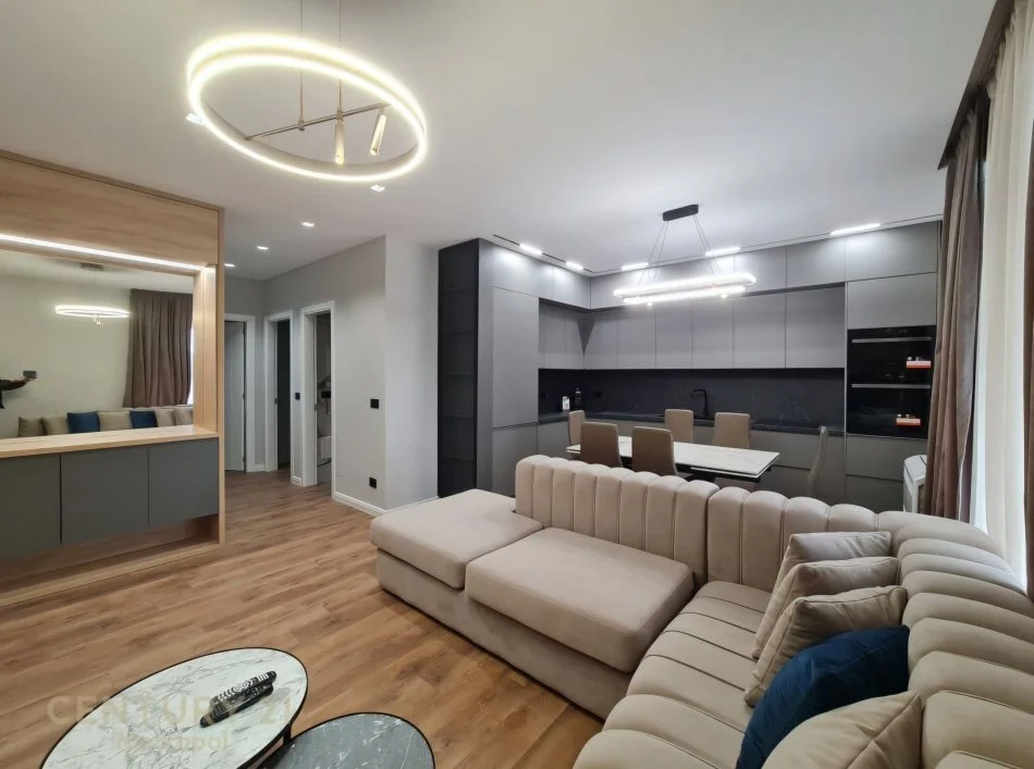 Tirane, jepet me qera apartament 2+1+Ballkon Kati 3, 120 m² 1.600 € (Qendra Tregtare TEG)