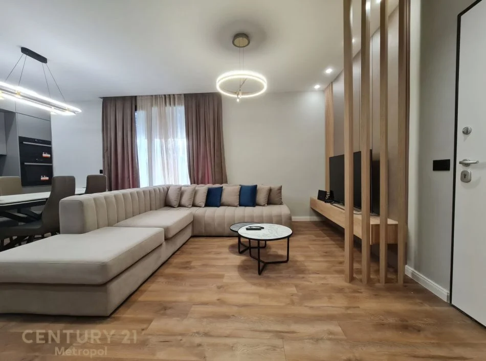 Tirane, jepet me qera apartament 2+1+Ballkon Kati 3, 120 m² 1.600 € (Qendra Tregtare TEG)