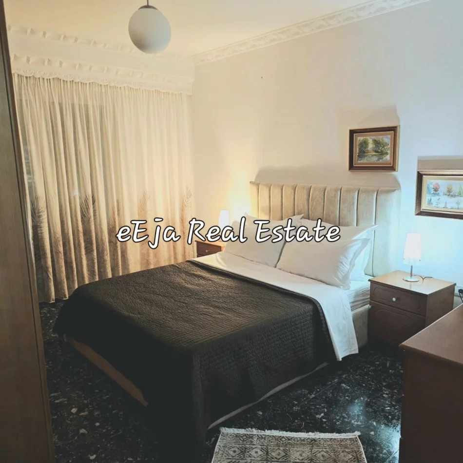 Tirane, jepet me qera apartament 1+1 Kati 2, 65 m² 550 € (Bllok)