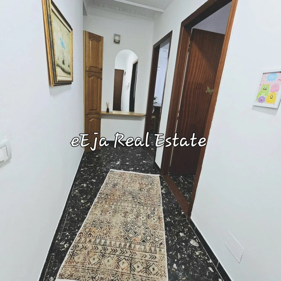 Tirane, jepet me qera apartament 1+1 Kati 2, 65 m² 550 € (Bllok)