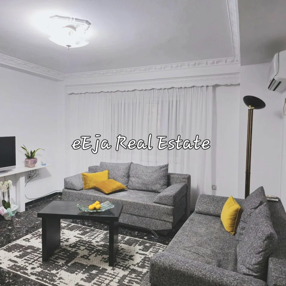 Tirane, jepet me qera apartament 1+1 Kati 2, 65 m² 550 € (Bllok)